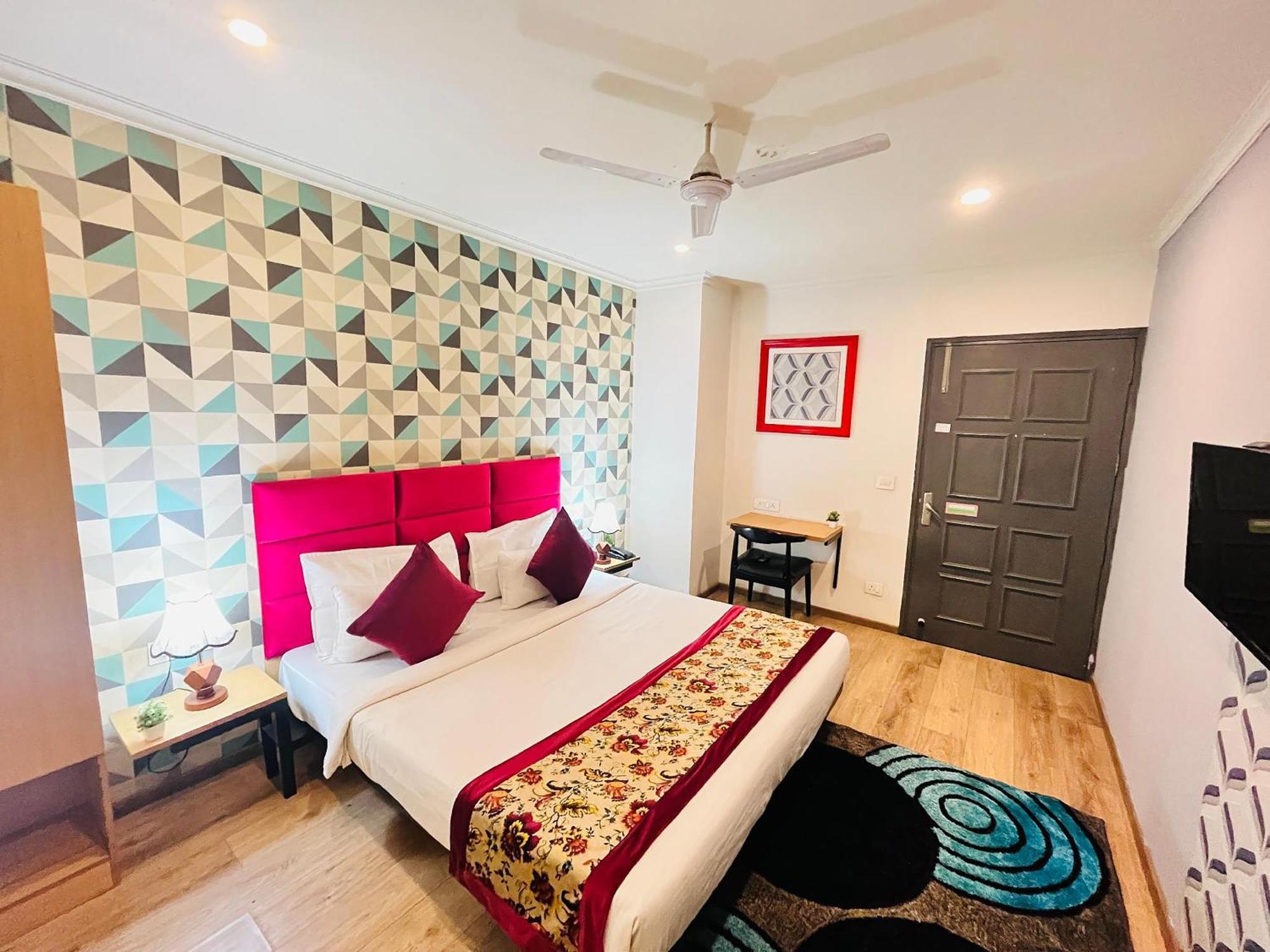 Qotel Hotel Chhatarpur - Oppsite Tivoli Garden نيودلهي المظهر الخارجي الصورة