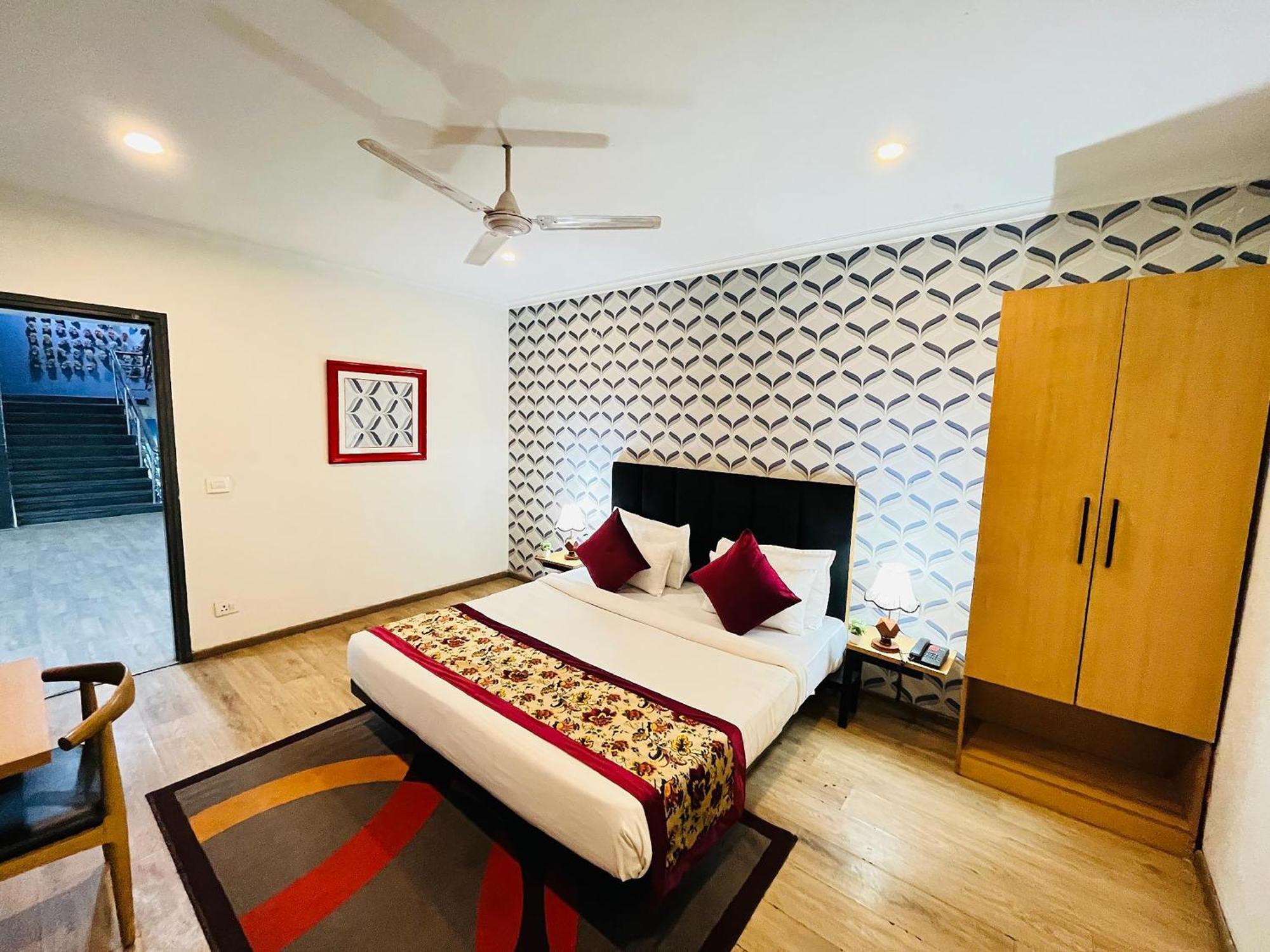 Qotel Hotel Chhatarpur - Oppsite Tivoli Garden نيودلهي المظهر الخارجي الصورة