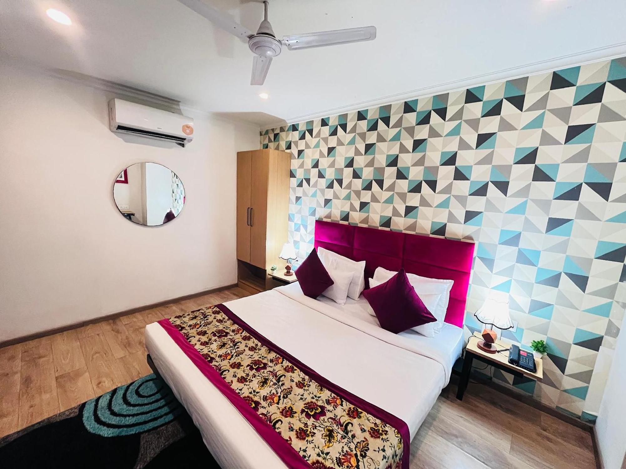 Qotel Hotel Chhatarpur - Oppsite Tivoli Garden نيودلهي المظهر الخارجي الصورة