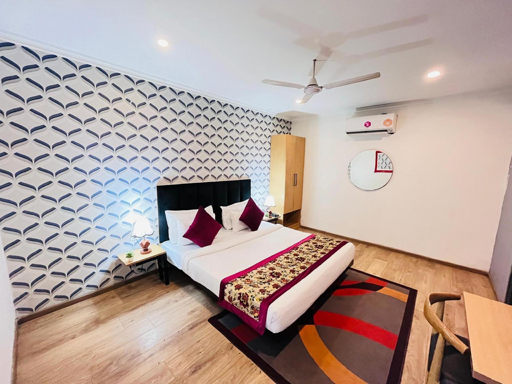 Qotel Hotel Chhatarpur - Oppsite Tivoli Garden نيودلهي المظهر الخارجي الصورة