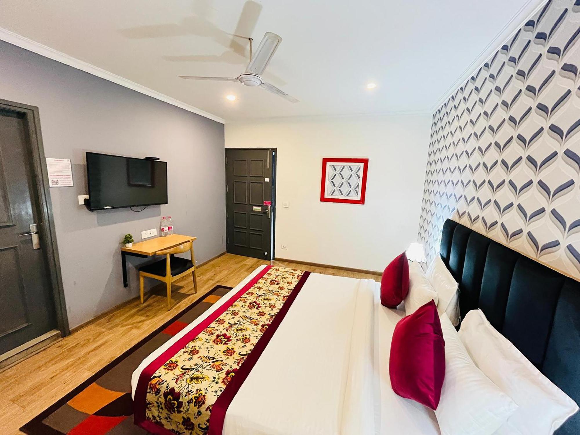 Qotel Hotel Chhatarpur - Oppsite Tivoli Garden نيودلهي المظهر الخارجي الصورة