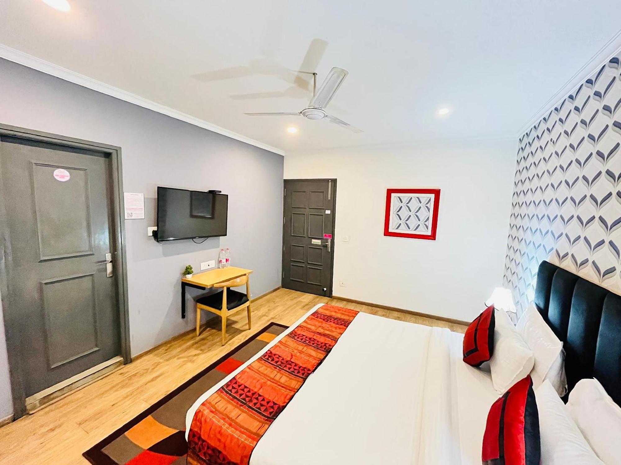 Qotel Hotel Chhatarpur - Oppsite Tivoli Garden نيودلهي المظهر الخارجي الصورة
