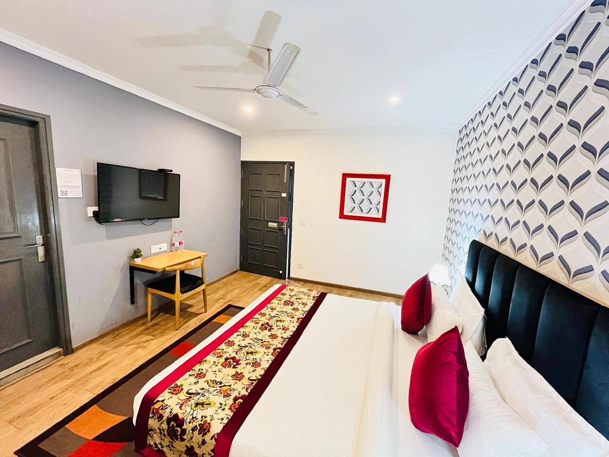 Qotel Hotel Chhatarpur - Oppsite Tivoli Garden نيودلهي المظهر الخارجي الصورة