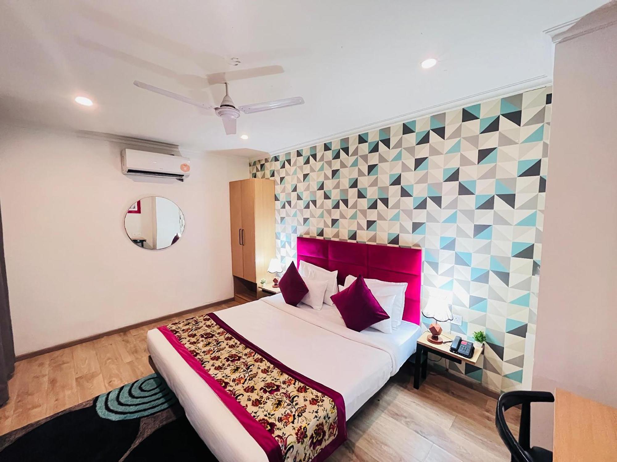 Qotel Hotel Chhatarpur - Oppsite Tivoli Garden نيودلهي المظهر الخارجي الصورة
